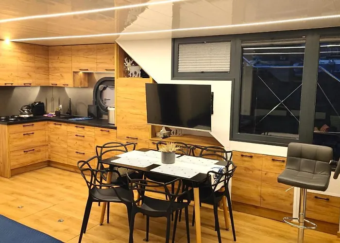 Houseboat Water King Plywajacy Dom Na Wodzie, 7 Os Apartman Wrocław