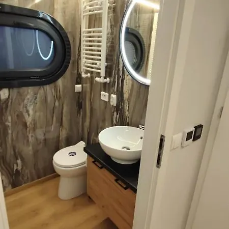 Houseboat Water King Plywajacy Dom Na Wodzie, 7 Os * 브로츠와프