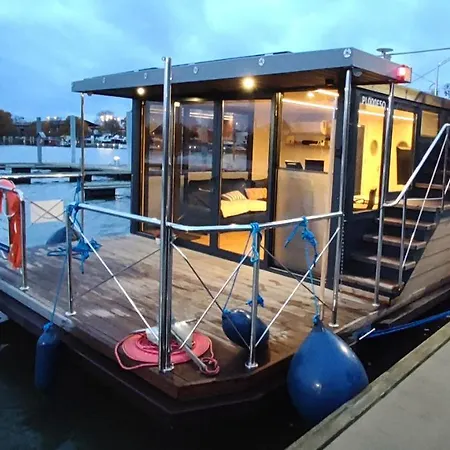 Houseboat Water King Plywajacy Dom Na Wodzie, 7 Os 아파트 브로츠와프