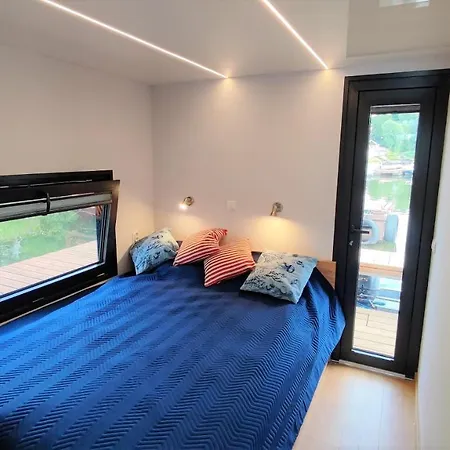 아파트 Houseboat Water King Plywajacy Dom Na Wodzie, 7 Os 브로츠와프