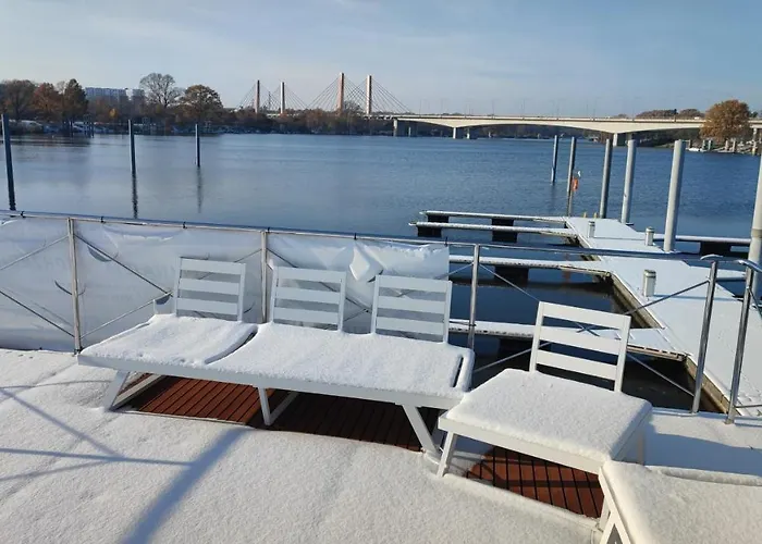 Lejlighed Houseboat Water King Plywajacy Dom Na Wodzie, 7 Os *